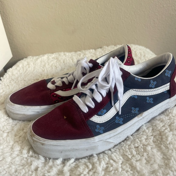 Patterned Vans Size 9 - Picture 2 of 3